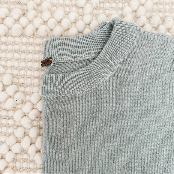 Cropped Ruffle Sweater - Picture 4 of 4